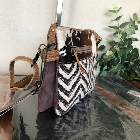 Myra bag staggering Crossbody Upcycled Purse - Picture 6 of 6